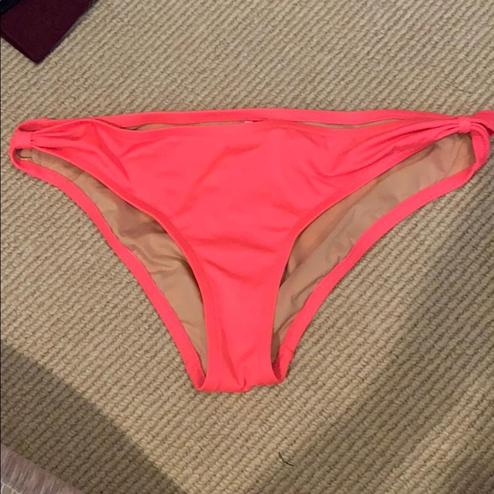 Pick full coverage bikini top